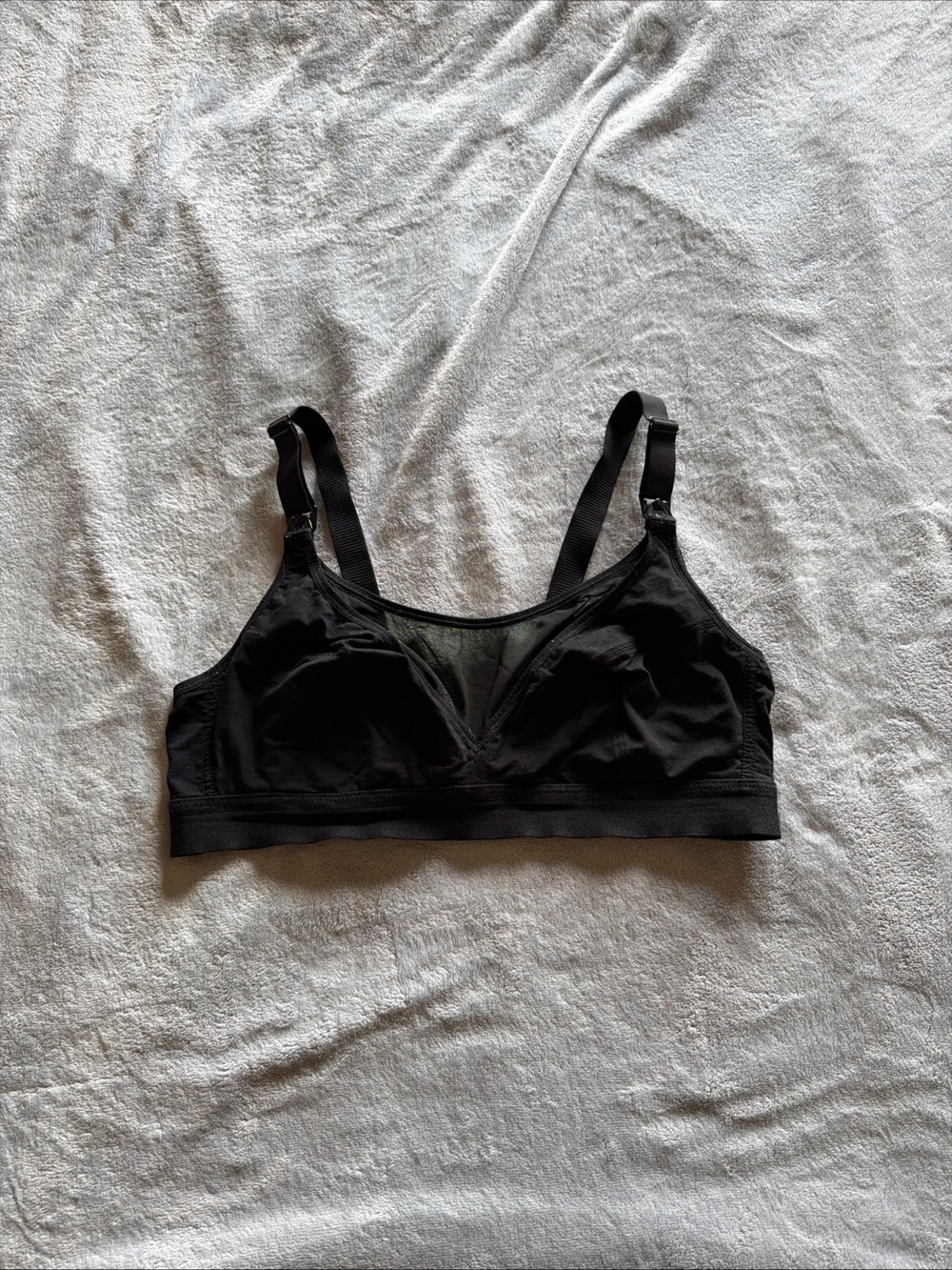Momcozy XL Black Hands Free Pumping & Nursing Bra Wireless Breastfeeding Bra
